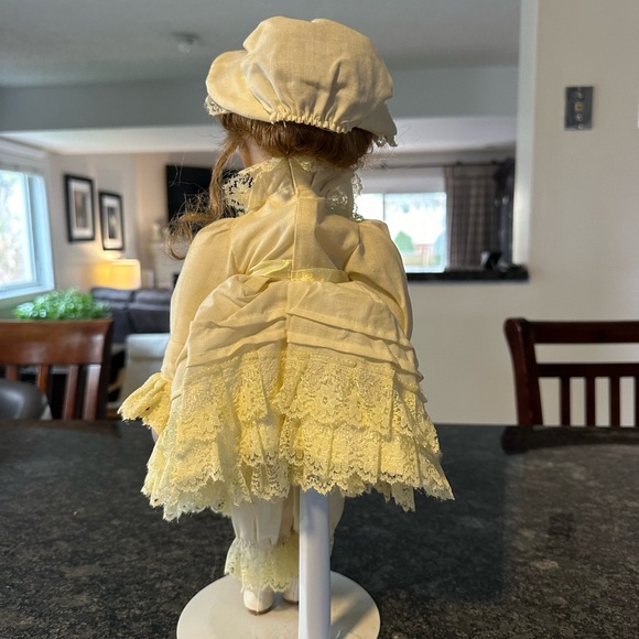 Selection of vintage Porcelain dolls. - Picture 6 of 14